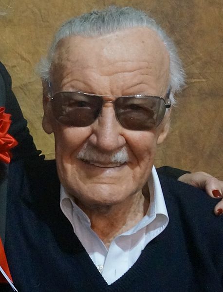 https://it.m.wikipedia.org/wiki/Stan_Lee#/media/File%3AStan_Lee_December_2016.jpg